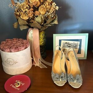 Kate Spade Classic glitter charm heels sz 11